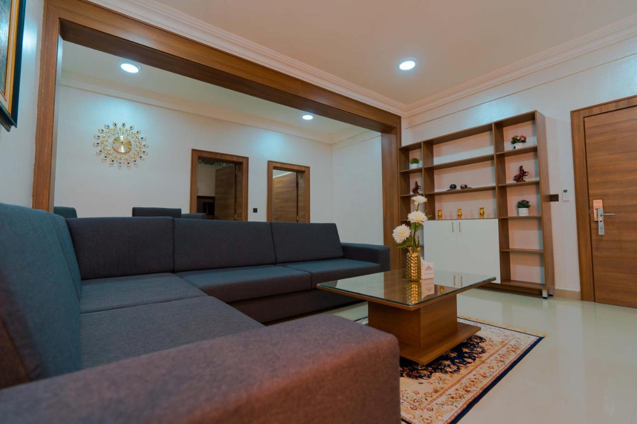 Phoenicia Suites Wupa Bagian luar foto