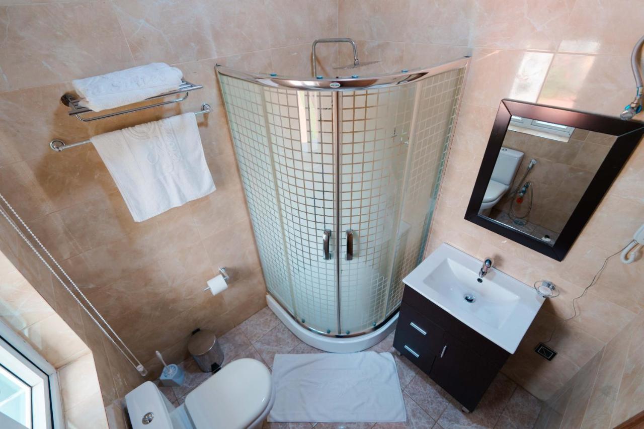 Phoenicia Suites Wupa Bagian luar foto